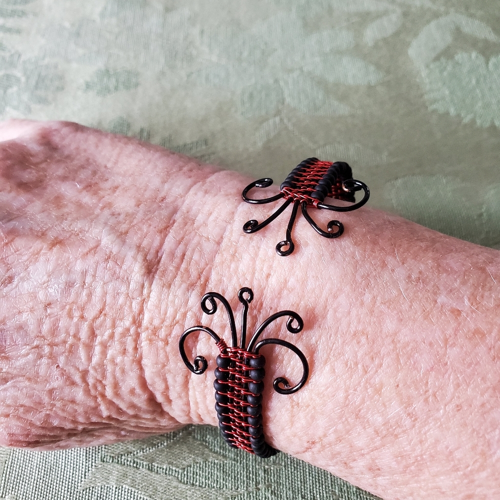 HANDMADE Unique Adjustable Wire Bracelet - Picture 1 of 4
